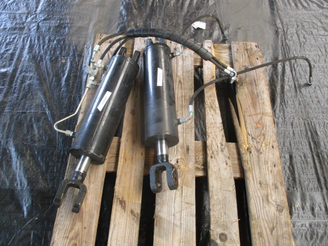 New Holland 84408341 Hydraulikzylinder - Empacadora de pacas cuadradas: foto 3 New Holland 84408341 Hydraulikzylinder - Empacadora de pacas cuadradas: foto 3