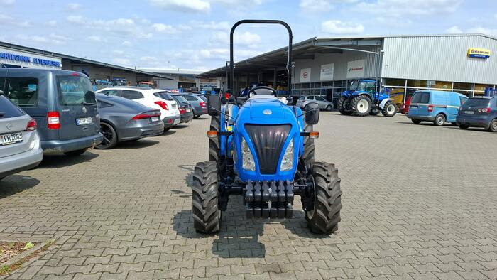 New Holland Boomer 35 - Tractor: foto 5 New Holland Boomer 35 - Tractor: foto 5