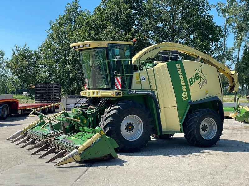 Krone Big X 650 V8 Hakselaar Claas John deere New holland - Cosechadora de forraje: foto 3 Krone Big X 650 V8 Hakselaar Claas John deere New holland - Cosechadora de forraje: foto 3