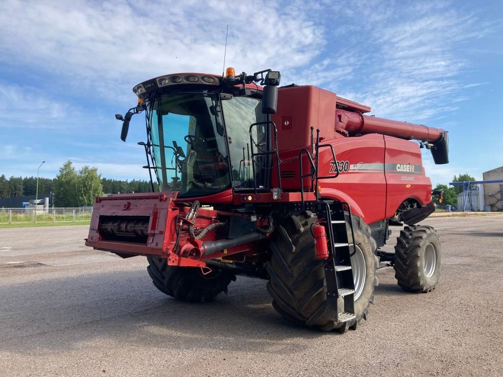 Case IH 7230 - Cosechadora de granos: foto 1 Case IH 7230 - Cosechadora de granos: foto 1