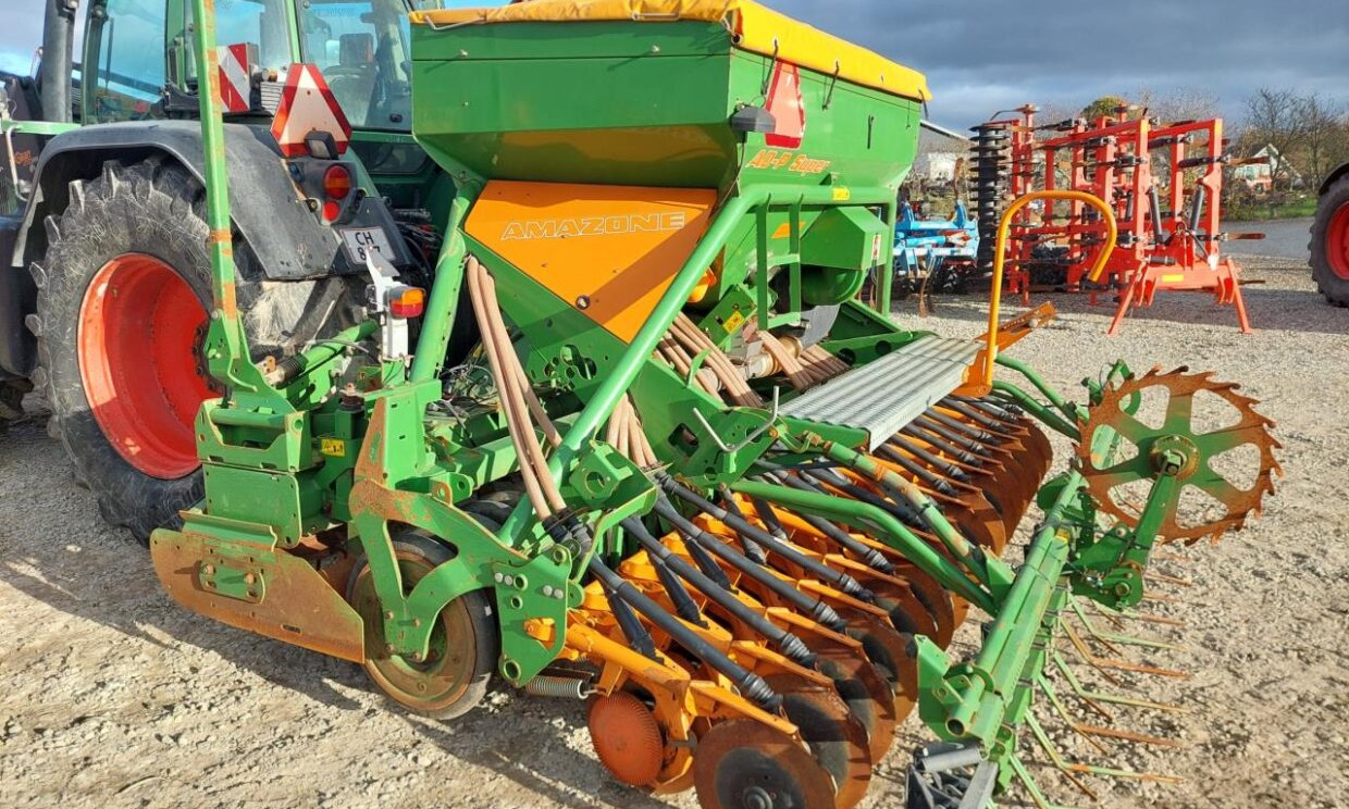 Amazone AD-P 403 / KG 4000 Super - Combinado de siembra: foto 4 Amazone AD-P 403 / KG 4000 Super - Combinado de siembra: foto 4