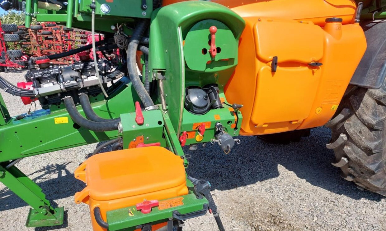 Amazone UX 6200 SUPER - 36-30-24m - Pulverizador arrastrado: foto 5 Amazone UX 6200 SUPER - 36-30-24m - Pulverizador arrastrado: foto 5