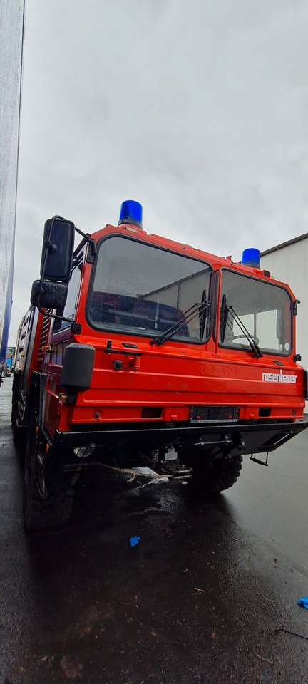 MAN 15.232 DF 6x6 KAT1 Feuerwehr TLF 4500/500 - Camión cisterna: foto 4 MAN 15.232 DF 6x6 KAT1 Feuerwehr TLF 4500/500 - Camión cisterna: foto 4