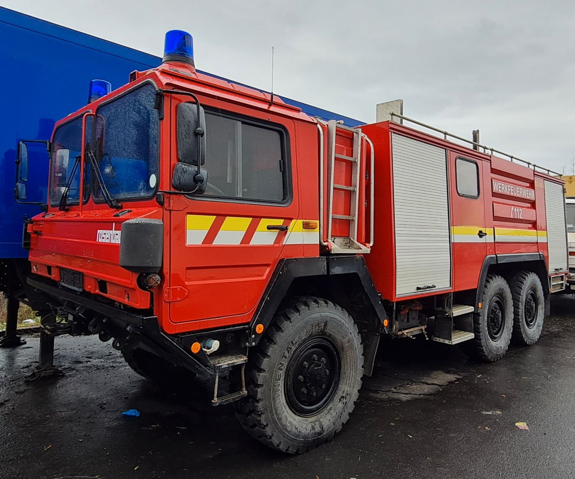 MAN 15.232 DF 6x6 KAT1 Feuerwehr TLF 4500/500 - Camión cisterna: foto 1 MAN 15.232 DF 6x6 KAT1 Feuerwehr TLF 4500/500 - Camión cisterna: foto 1