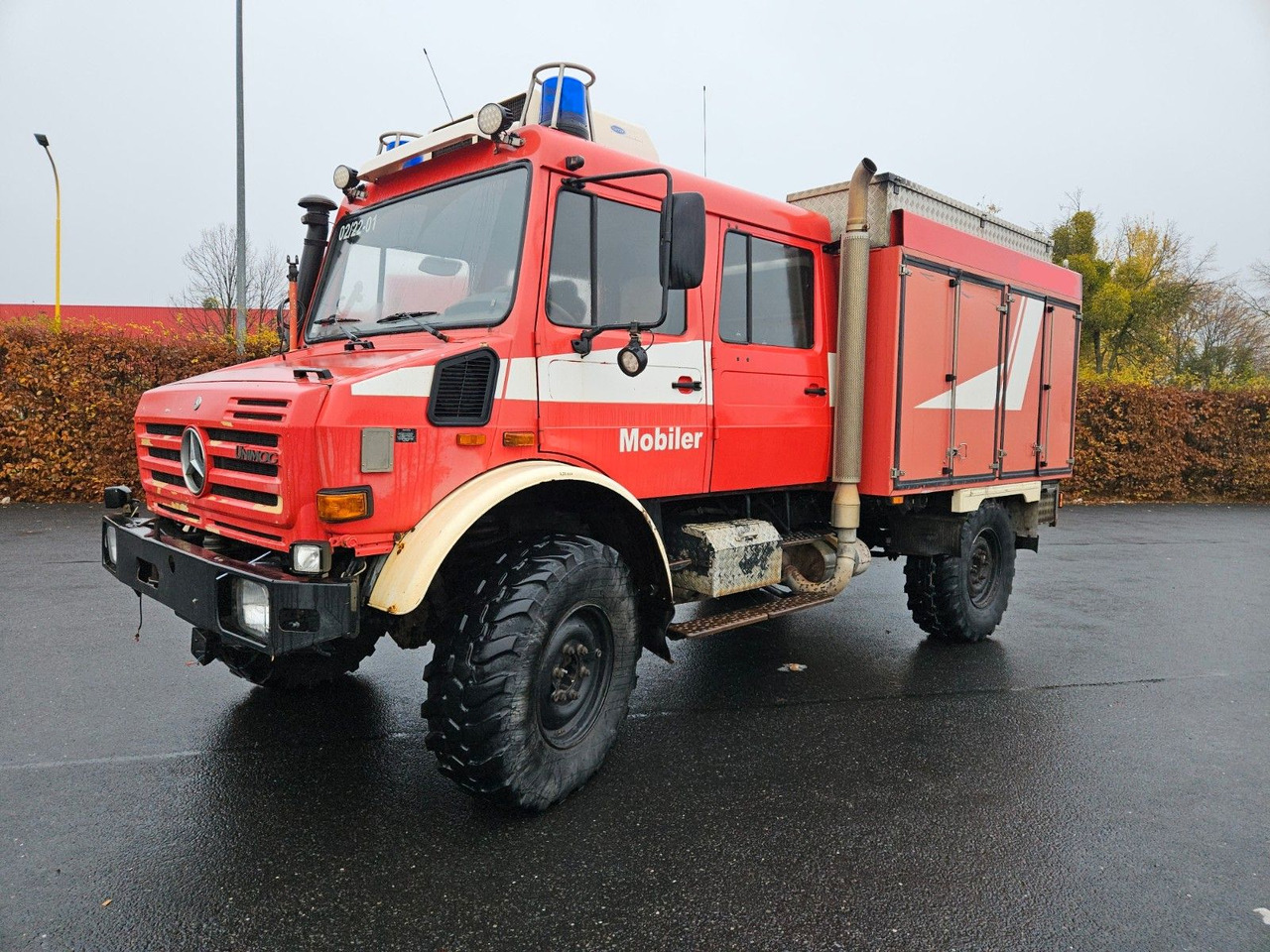 Unimog U4000 4x4 DOKA Tanklöschfahrzeug Feuerwehr - Camión cisterna: foto 1 Unimog U4000 4x4 DOKA Tanklöschfahrzeug Feuerwehr - Camión cisterna: foto 1
