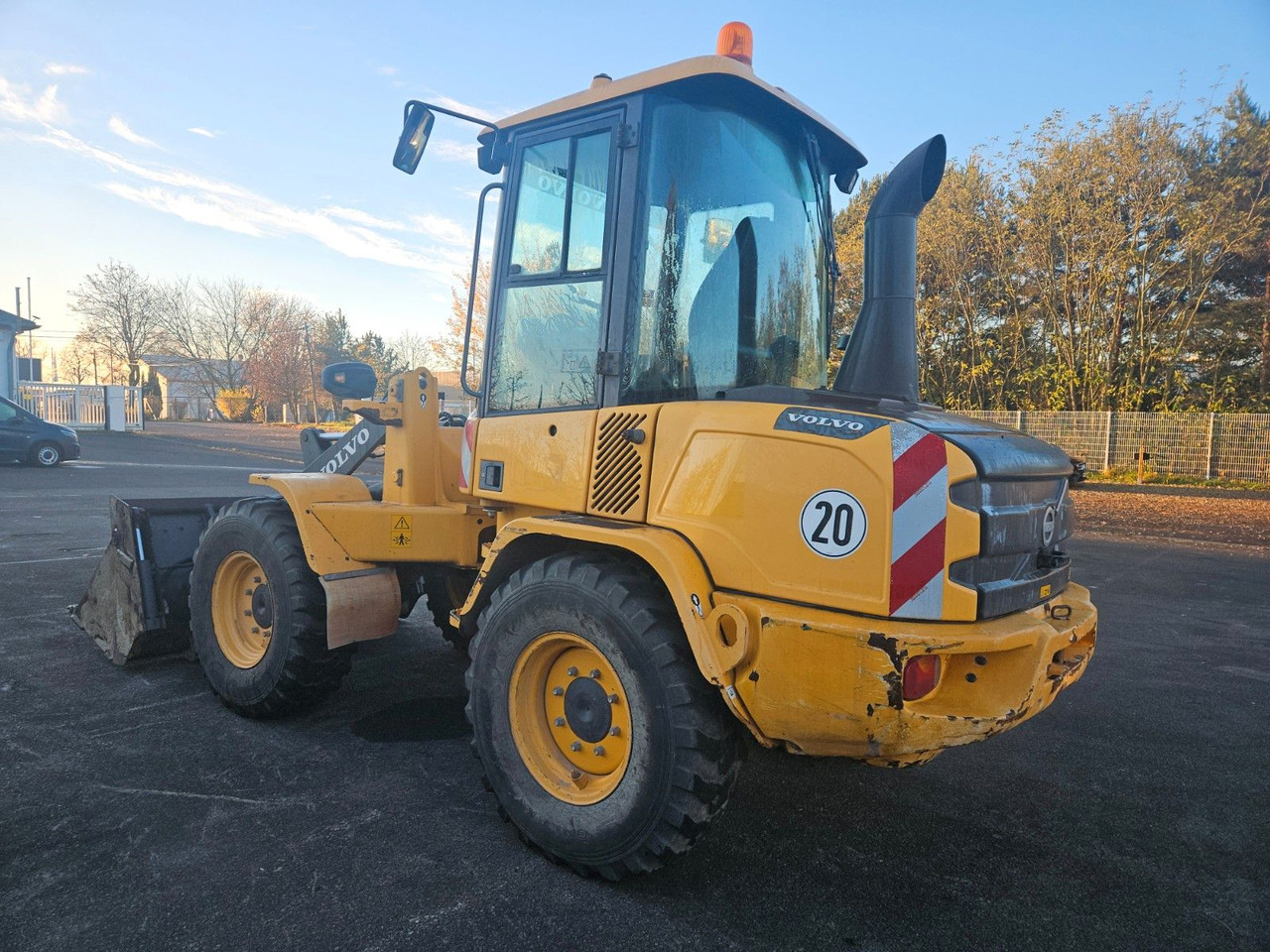 Volvo L30G Radlader mit Klappschaufel - Cargadora de ruedas: foto 4 Volvo L30G Radlader mit Klappschaufel - Cargadora de ruedas: foto 4