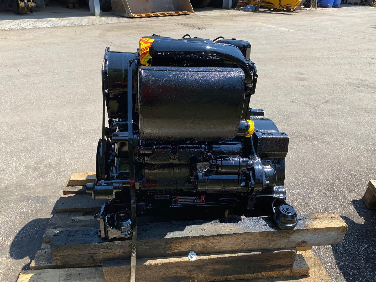 Deutz F3L912 n ü - Motor para Maquinaria de construcción: foto 2 Deutz F3L912 n ü - Motor para Maquinaria de construcción: foto 2