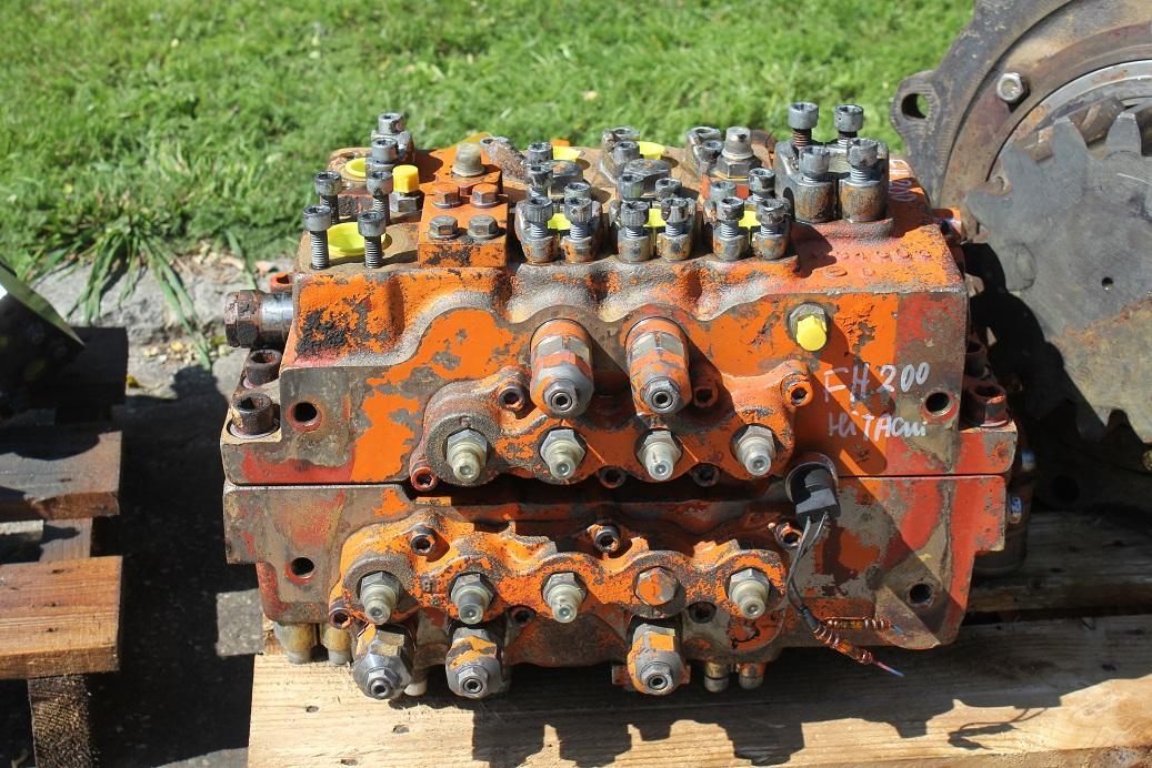 Hitachi FH 200-3 - Válvula hidráulica para Maquinaria de construcción: foto 3 Hitachi FH 200-3 - Válvula hidráulica para Maquinaria de construcción: foto 3