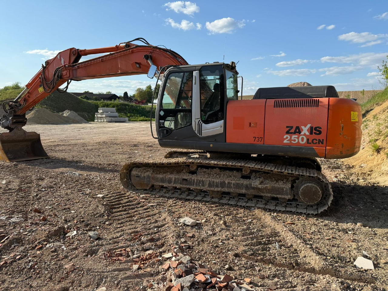 Hitachi ZX 250 LCN -3 - Excavadora de cadenas: foto 1 Hitachi ZX 250 LCN -3 - Excavadora de cadenas: foto 1