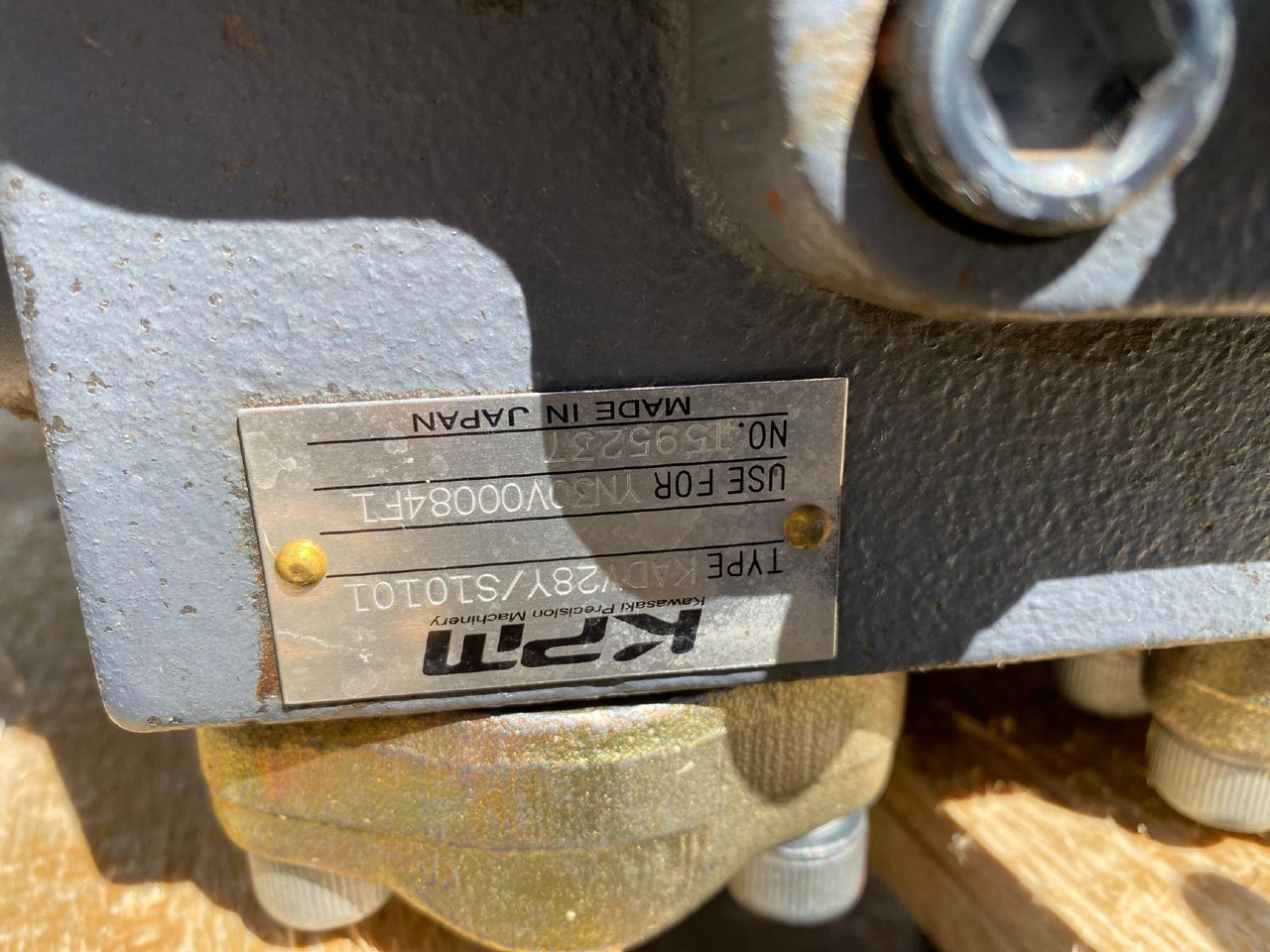 Holland E 305 - Válvula hidráulica para Maquinaria de construcción: foto 4 Holland E 305 - Válvula hidráulica para Maquinaria de construcción: foto 4