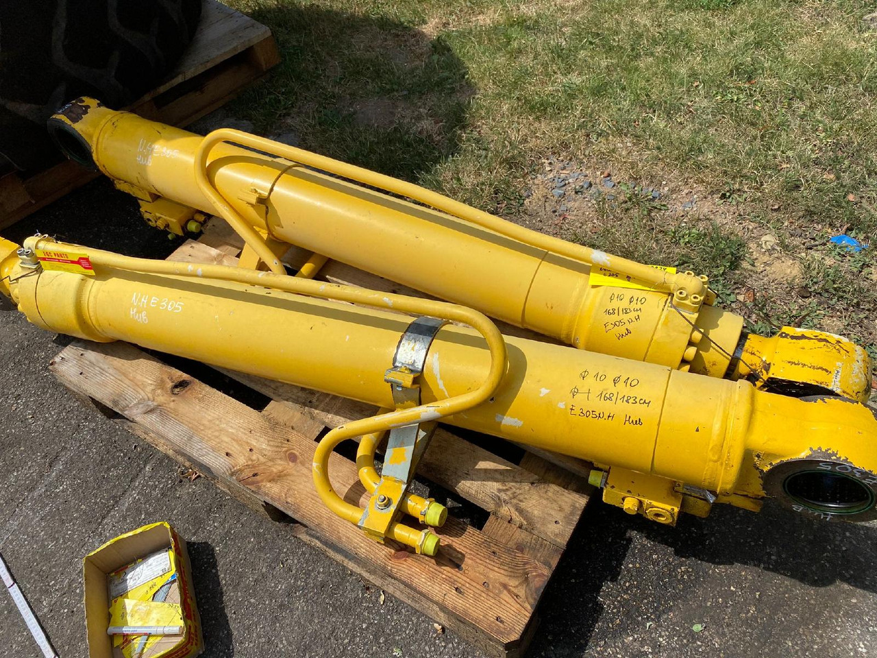 Holland E 305 - Cilindro hidráulico para Maquinaria de construcción: foto 5 Holland E 305 - Cilindro hidráulico para Maquinaria de construcción: foto 5