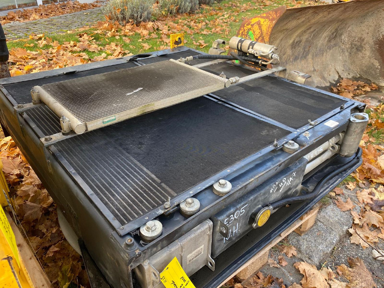 Holland E 305 - Sistema de refrigeración para Maquinaria de construcción: foto 1 Holland E 305 - Sistema de refrigeración para Maquinaria de construcción: foto 1