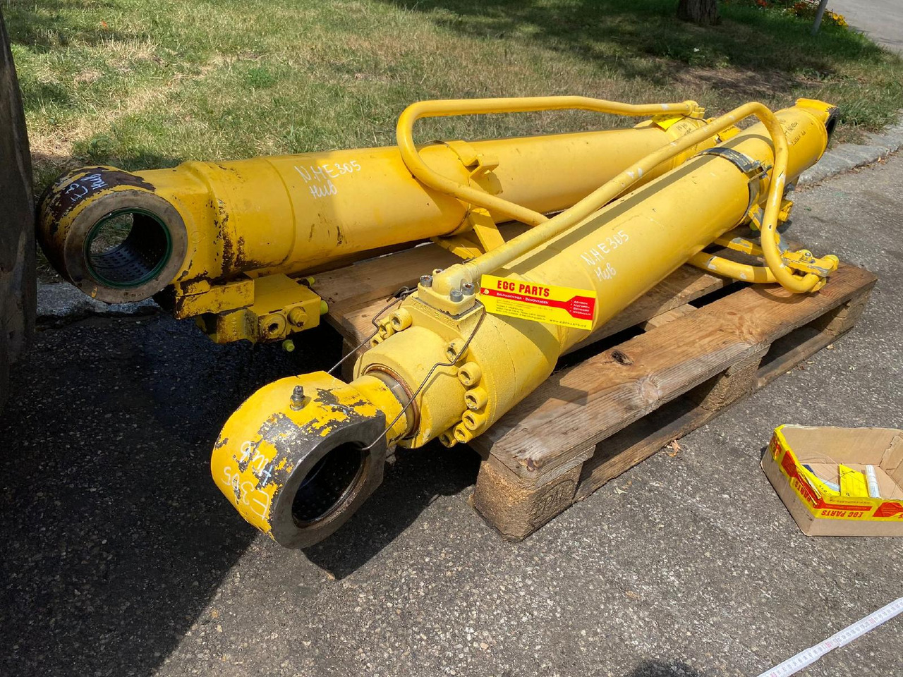 Holland E 305 - Cilindro hidráulico para Maquinaria de construcción: foto 2 Holland E 305 - Cilindro hidráulico para Maquinaria de construcción: foto 2