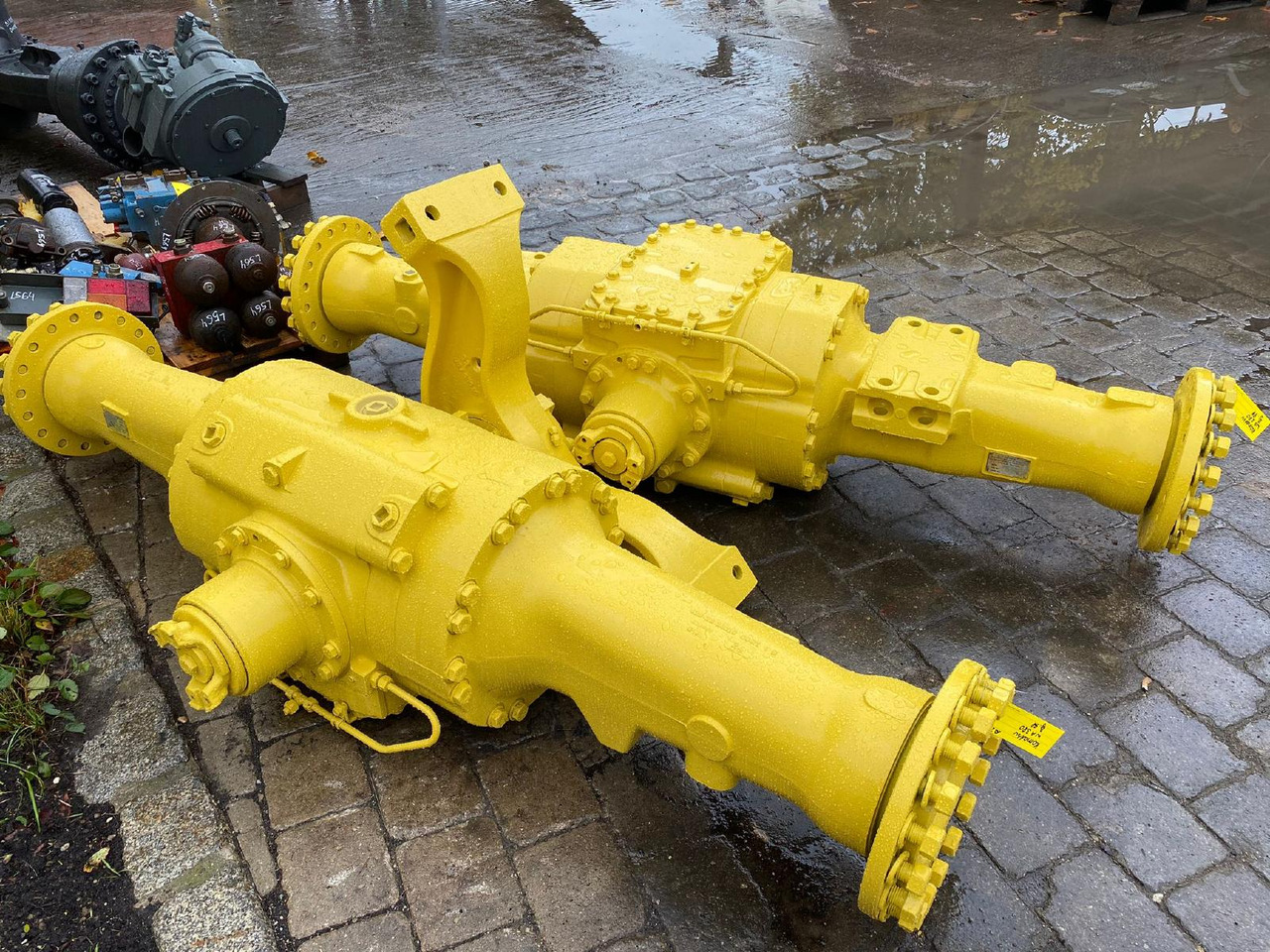 Komatsu KWA 015 aus WA 380 - Eje y piezas para Maquinaria de construcción: foto 1 Komatsu KWA 015 aus WA 380 - Eje y piezas para Maquinaria de construcción: foto 1