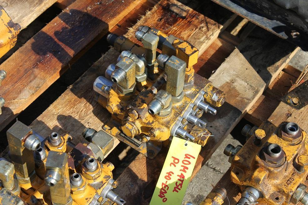 Komatsu PC 40 - Válvula hidráulica para Maquinaria de construcción: foto 3 Komatsu PC 40 - Válvula hidráulica para Maquinaria de construcción: foto 3