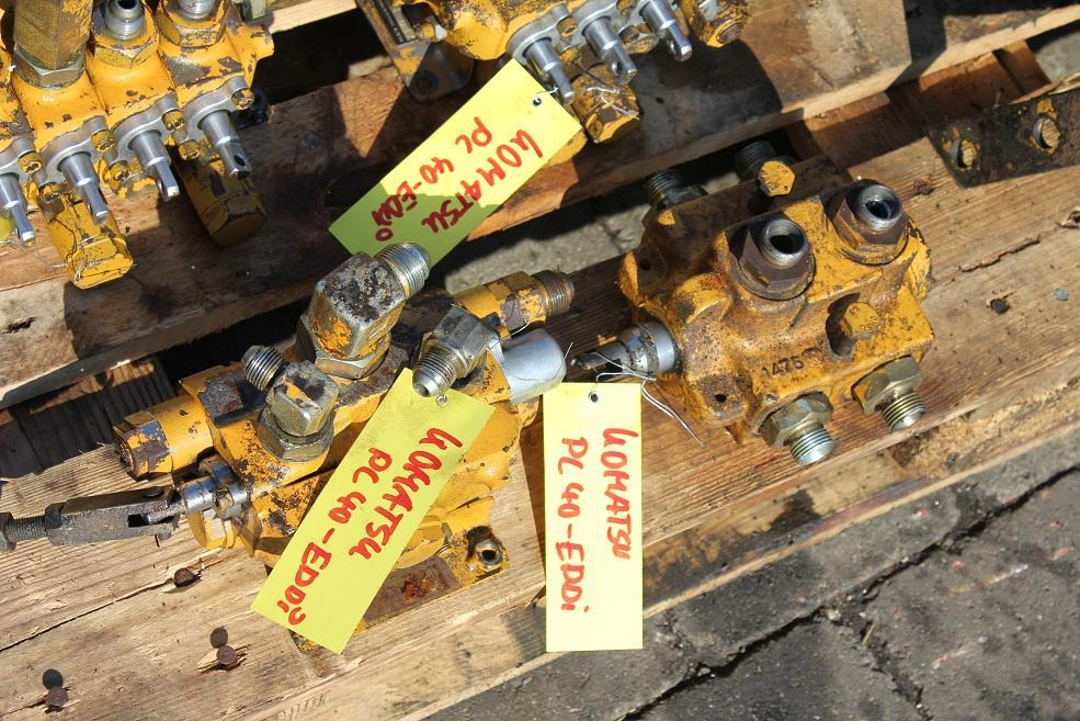 Komatsu PC 40 - Válvula hidráulica para Maquinaria de construcción: foto 4 Komatsu PC 40 - Válvula hidráulica para Maquinaria de construcción: foto 4