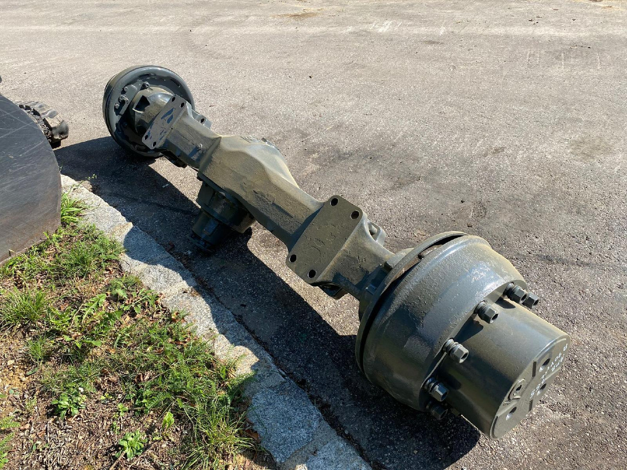 Liebherr ZF APL B 765 aus LH A904 LIT - Eje y piezas para Maquinaria de construcción: foto 2 Liebherr ZF APL B 765 aus LH A904 LIT - Eje y piezas para Maquinaria de construcción: foto 2