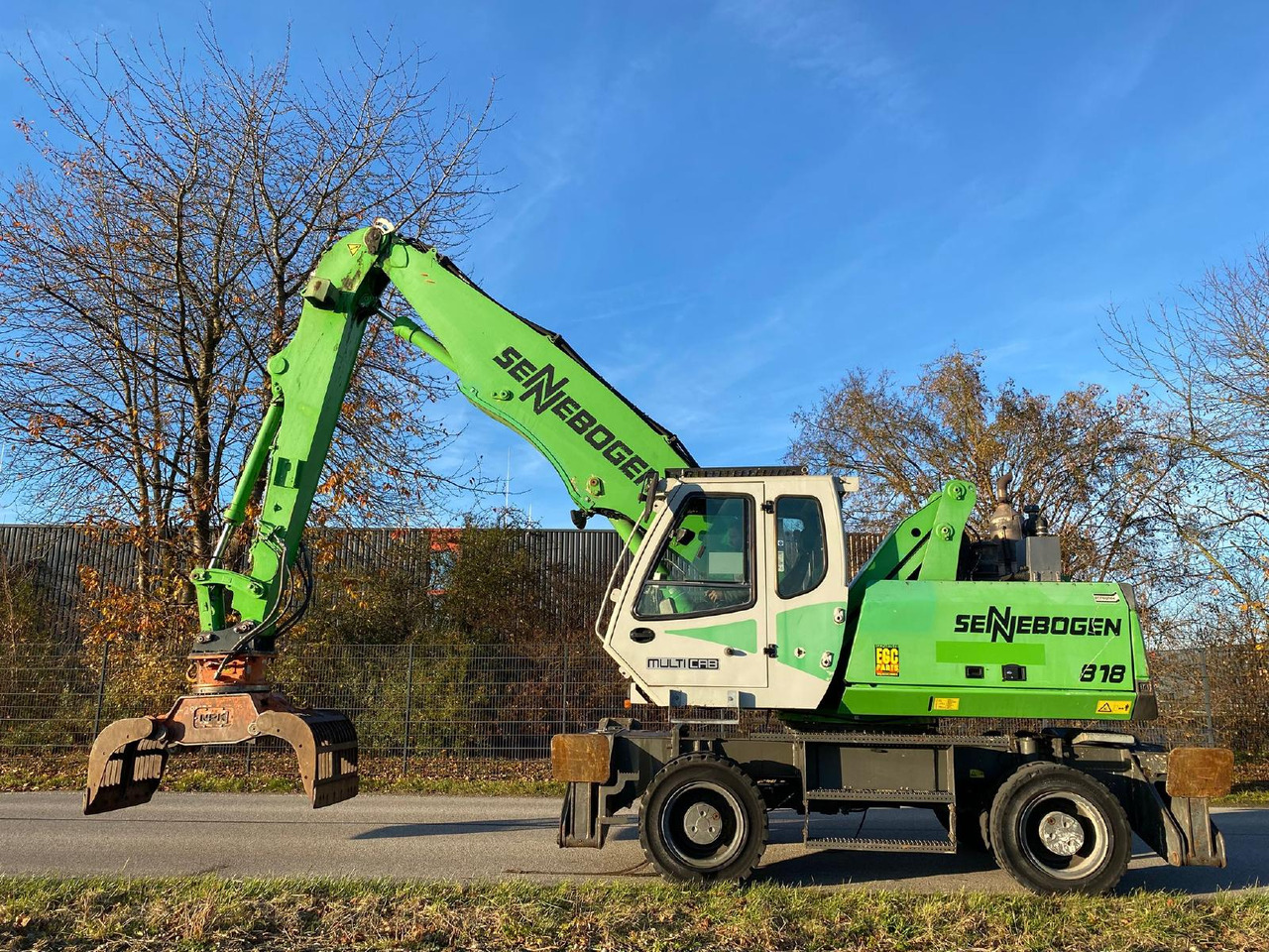 Sennebogen 818 - Manipulador de materiales: foto 1 Sennebogen 818 - Manipulador de materiales: foto 1