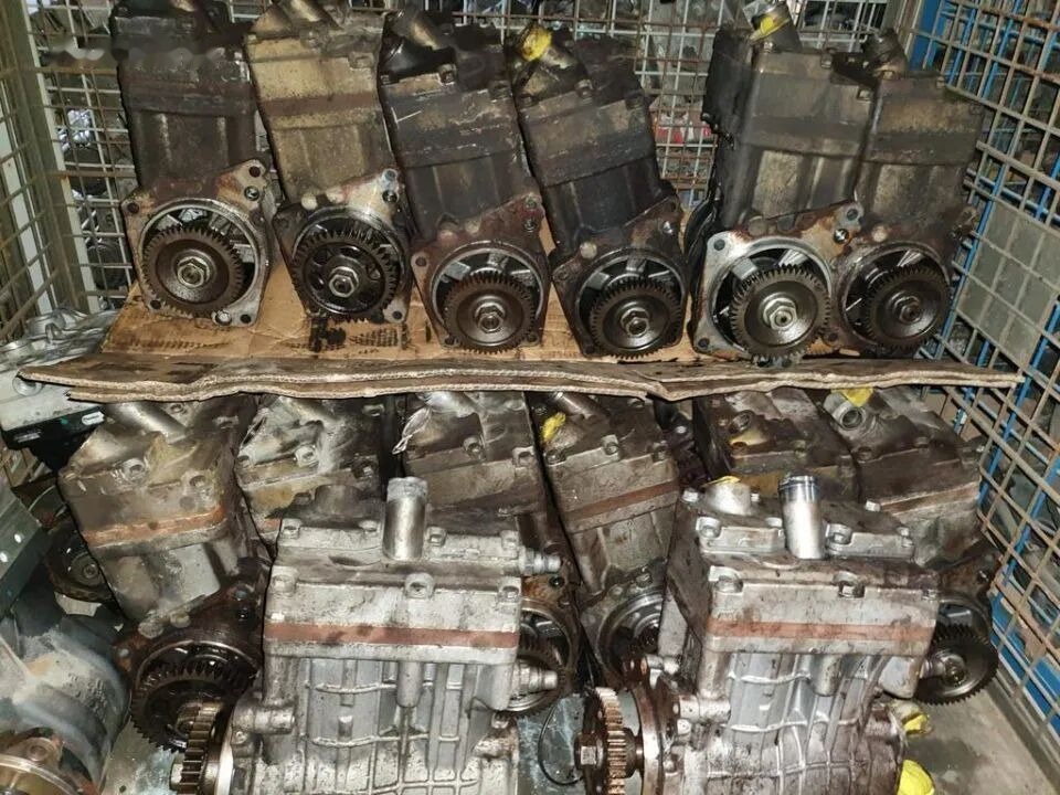 Sprężarka LP490 Mercedes Actros MP4 Voith A4711303215 - Compresor para Camión: foto 1 Sprężarka LP490 Mercedes Actros MP4 Voith A4711303215 - Compresor para Camión: foto 1