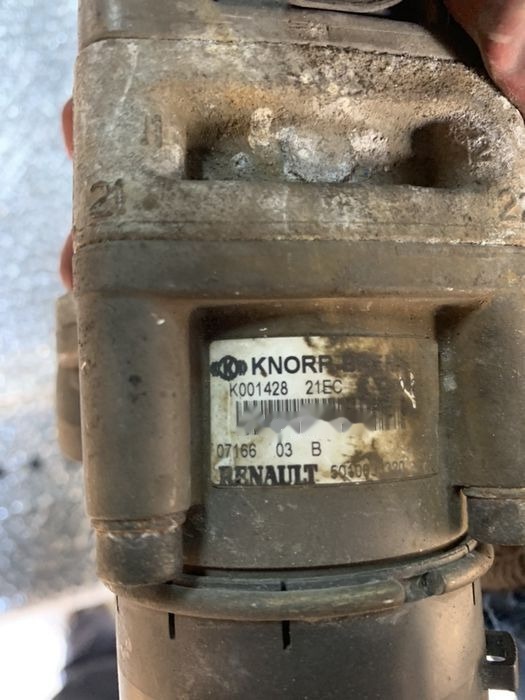 Zawór hamulcowy Oryginał Hurt K001428 Renault Magnum 440 DXI - Válvula para Camión: foto 3 Zawór hamulcowy Oryginał Hurt K001428 Renault Magnum 440 DXI - Válvula para Camión: foto 3