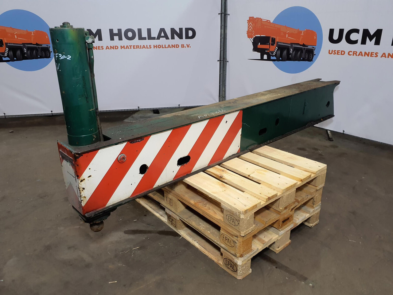 FAUN ATF 30-2 outrigger beam front complete - Suspensión para Autogrúa: foto 2 FAUN ATF 30-2 outrigger beam front complete - Suspensión para Autogrúa: foto 2