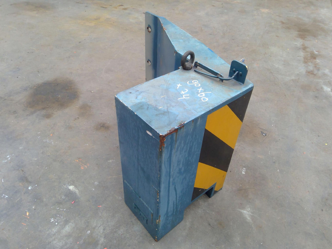 FAUN ATF 40G-2 counterweight 0,7 ton left side - Contrapeso para Autogrúa: foto 4 FAUN ATF 40G-2 counterweight 0,7 ton left side - Contrapeso para Autogrúa: foto 4