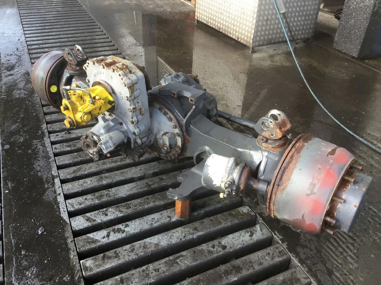 FAUN ATF 50G-3 axle 2 - Eje y piezas para Autogrúa: foto 3 FAUN ATF 50G-3 axle 2 - Eje y piezas para Autogrúa: foto 3