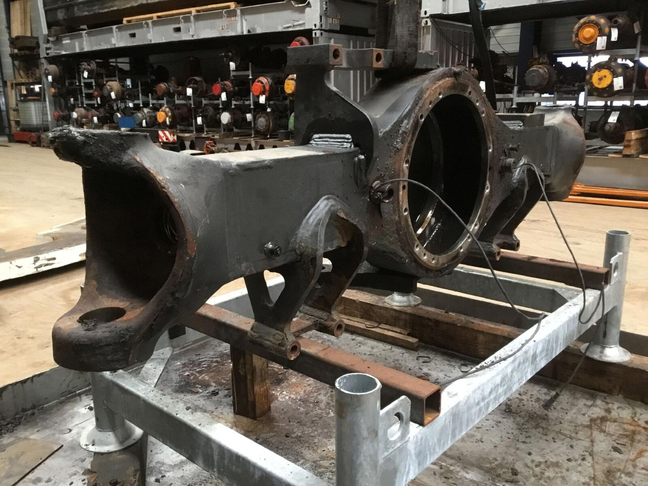 FAUN ATF 50G-3 axle 3 housing - Eje y piezas para Autogrúa: foto 3 FAUN ATF 50G-3 axle 3 housing - Eje y piezas para Autogrúa: foto 3