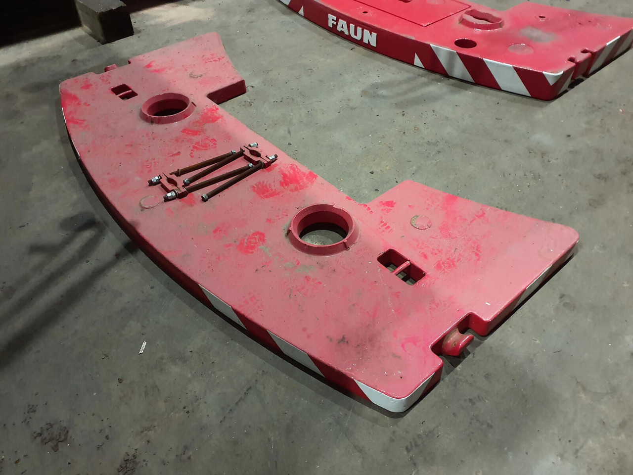 FAUN AUN HK 60 Counterweight 1,1 ton - Contrapeso para Autogrúa: foto 3 FAUN AUN HK 60 Counterweight 1,1 ton - Contrapeso para Autogrúa: foto 3