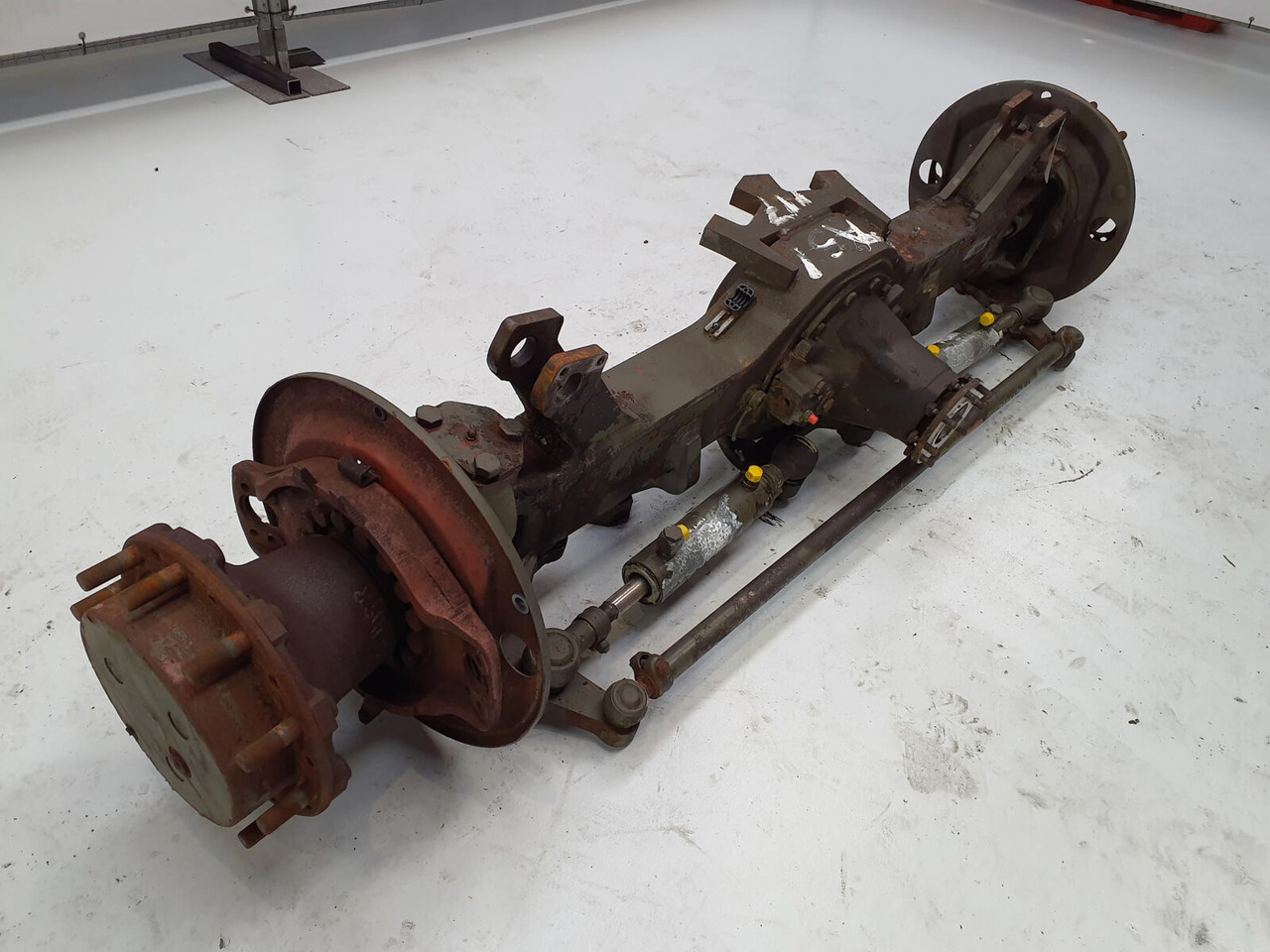 FAUN RTF 25 axle 1 - Eje y piezas para Autogrúa: foto 1 FAUN RTF 25 axle 1 - Eje y piezas para Autogrúa: foto 1