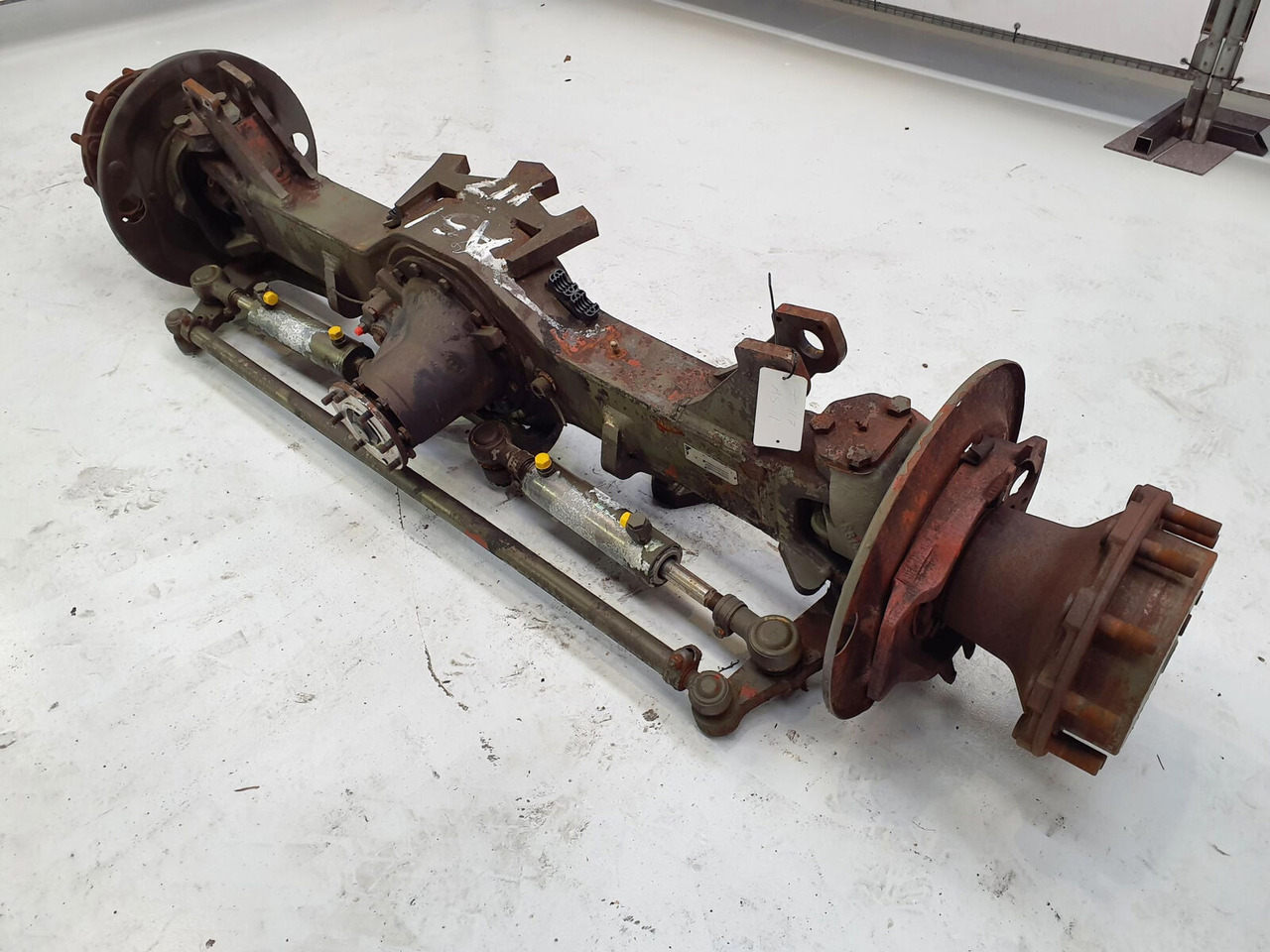 FAUN RTF 25 axle 1 - Eje y piezas para Autogrúa: foto 2 FAUN RTF 25 axle 1 - Eje y piezas para Autogrúa: foto 2