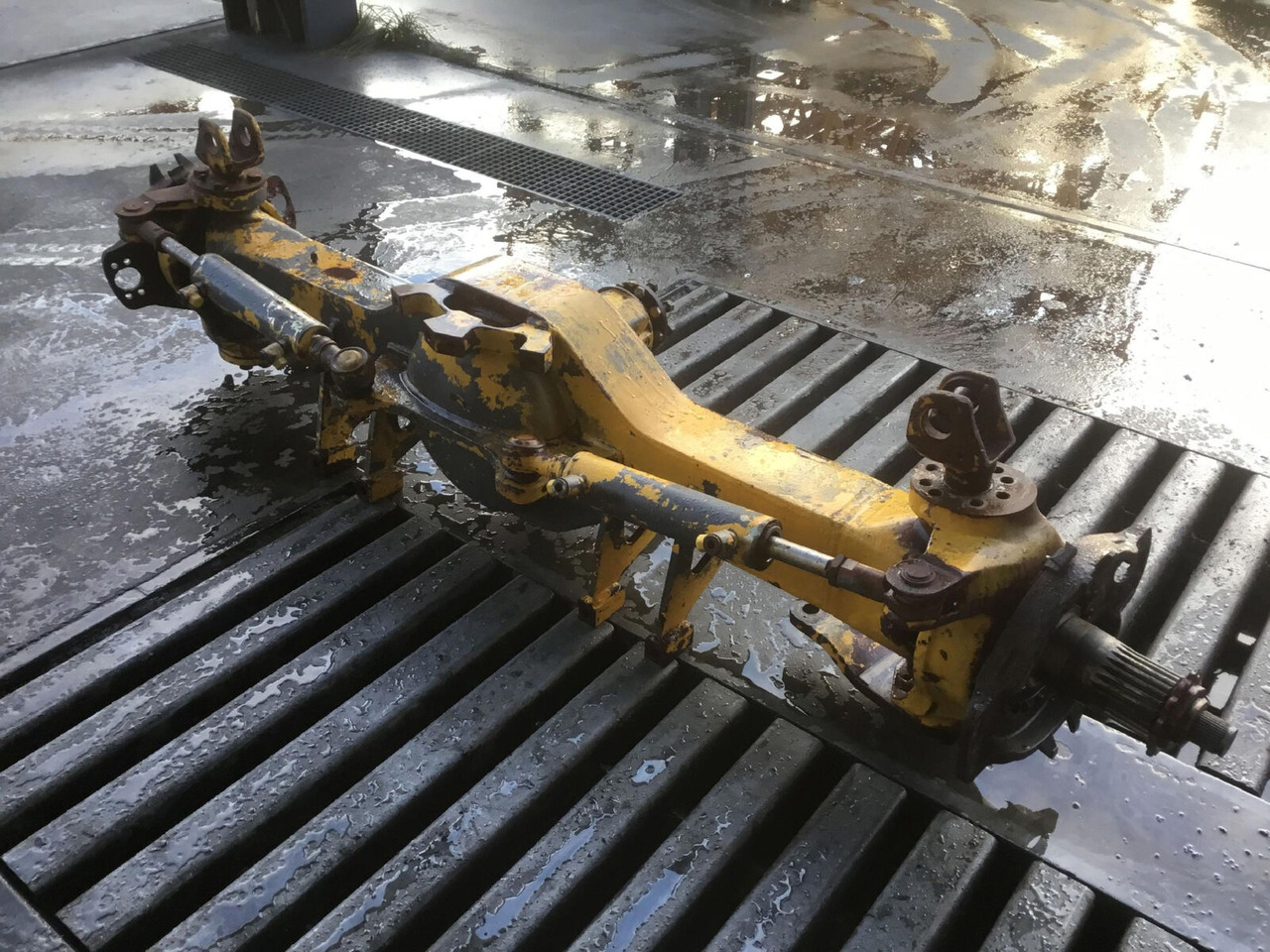 FAUN RTF 50-3 axle 1 - Eje y piezas para Autogrúa: foto 4 FAUN RTF 50-3 axle 1 - Eje y piezas para Autogrúa: foto 4