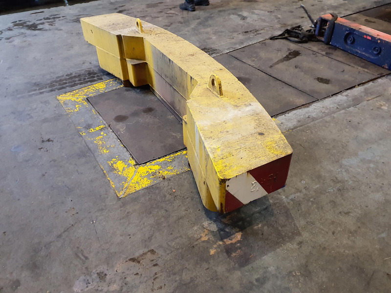 Faun ATF 45 counterweight 2,45 ton - Contrapeso para Maquinaria de construcción: foto 4 Faun ATF 45 counterweight 2,45 ton - Contrapeso para Maquinaria de construcción: foto 4