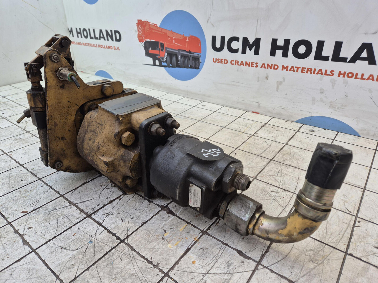 Grove 880 ATT hydraulic pump - Bomba hidráulica para Grúa: foto 3 Grove 880 ATT hydraulic pump - Bomba hidráulica para Grúa: foto 3