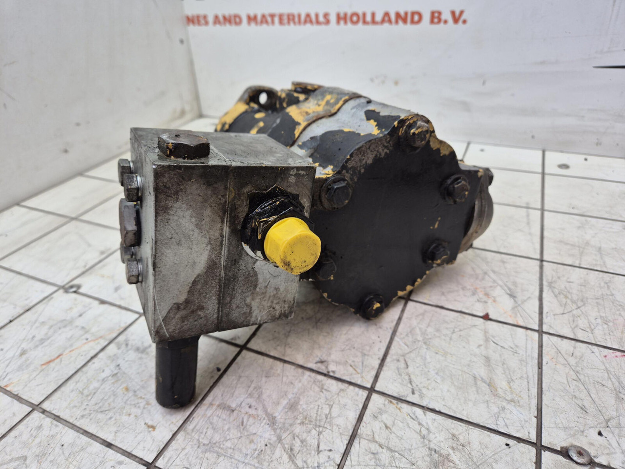 Grove AT 422 emergency steering pump - Bomba hidráulica para Autogrúa: foto 4 Grove AT 422 emergency steering pump - Bomba hidráulica para Autogrúa: foto 4