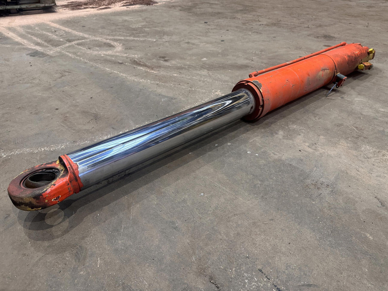 Grove GMK 3050 jib derricking cylinder - Cilindro hidráulico para Autogrúa: foto 4 Grove GMK 3050 jib derricking cylinder - Cilindro hidráulico para Autogrúa: foto 4