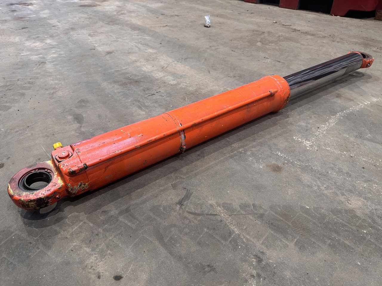 Grove GMK 3050 jib derricking cylinder - Cilindro hidráulico para Autogrúa: foto 2 Grove GMK 3050 jib derricking cylinder - Cilindro hidráulico para Autogrúa: foto 2