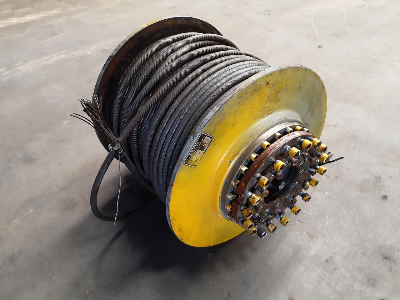 Grove GMK 3050 winch complete with brake - Cabrestante para Autogrúa: foto 3 Grove GMK 3050 winch complete with brake - Cabrestante para Autogrúa: foto 3