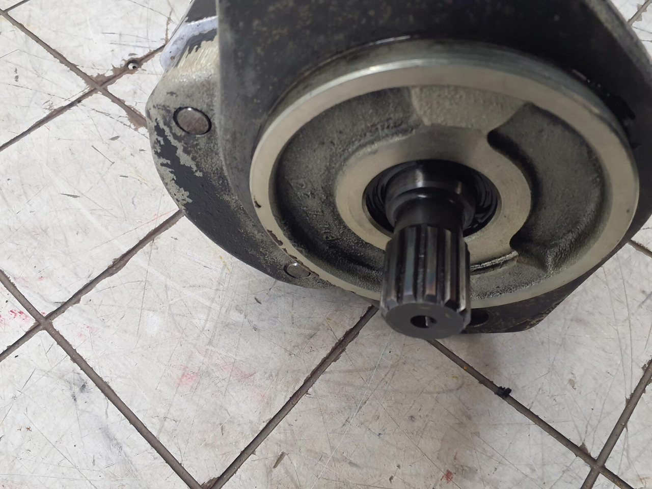 Grove GMK 3055 steering pump - Bomba hidráulica para Autogrúa: foto 5 Grove GMK 3055 steering pump - Bomba hidráulica para Autogrúa: foto 5