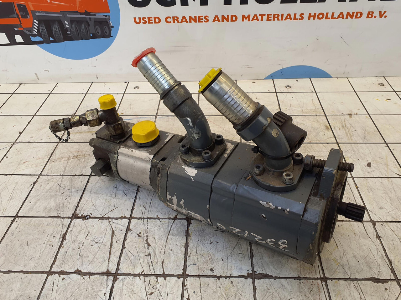 Grove GMK 3055 three way gear pump - Bomba hidráulica para Autogrúa: foto 4 Grove GMK 3055 three way gear pump - Bomba hidráulica para Autogrúa: foto 4