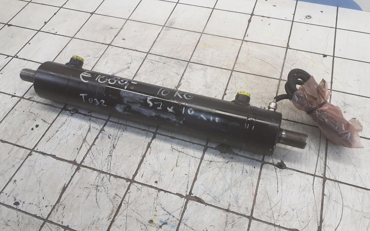 Grove GMK steering cylinder with length sensor - Cilindro hidráulico para Autogrúa: foto 1 Grove GMK steering cylinder with length sensor - Cilindro hidráulico para Autogrúa: foto 1