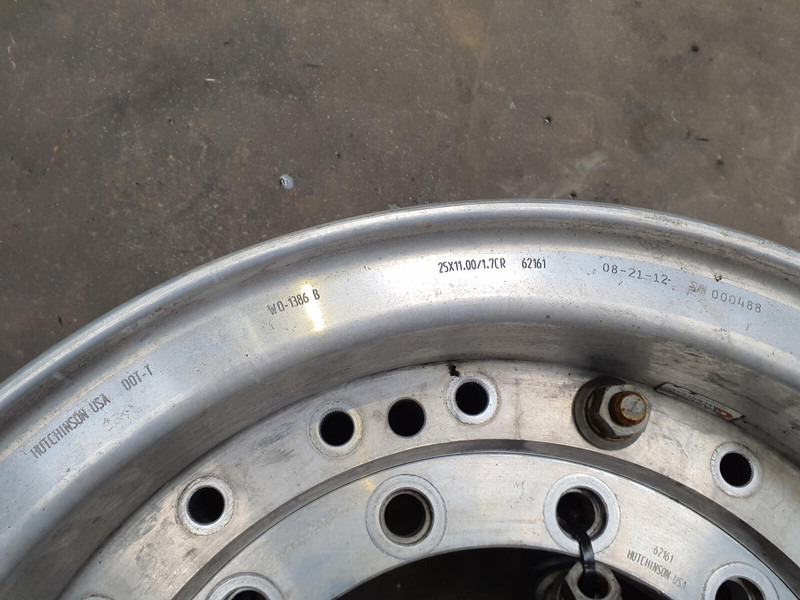 Grove Rim 445/95R25 12 13.2 2p Alu - Llanta para Grúa: foto 4 Grove Rim 445/95R25 12 13.2 2p Alu - Llanta para Grúa: foto 4