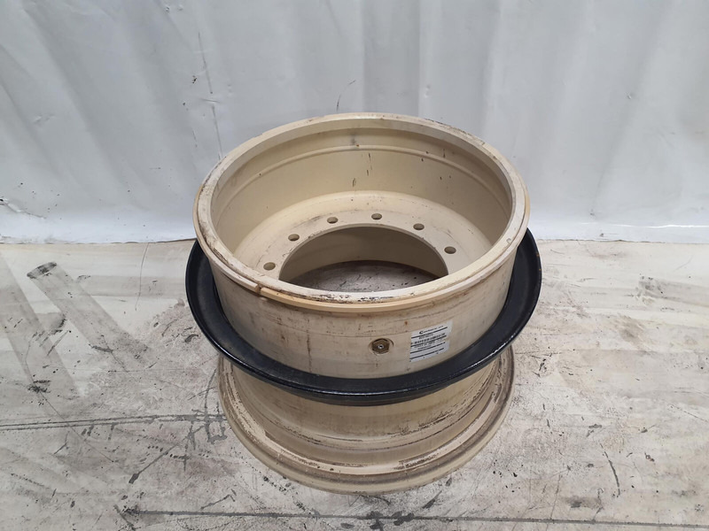 Grove Rim 525/80R25 12 20.5 3p - Llanta para Grúa: foto 1 Grove Rim 525/80R25 12 20.5 3p - Llanta para Grúa: foto 1