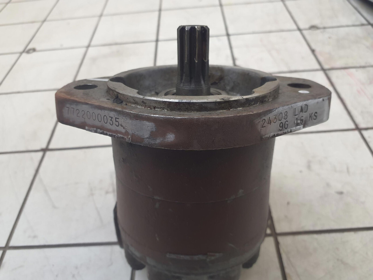 Grove steering pump - Bomba de dirección para Grúa: foto 5 Grove steering pump - Bomba de dirección para Grúa: foto 5