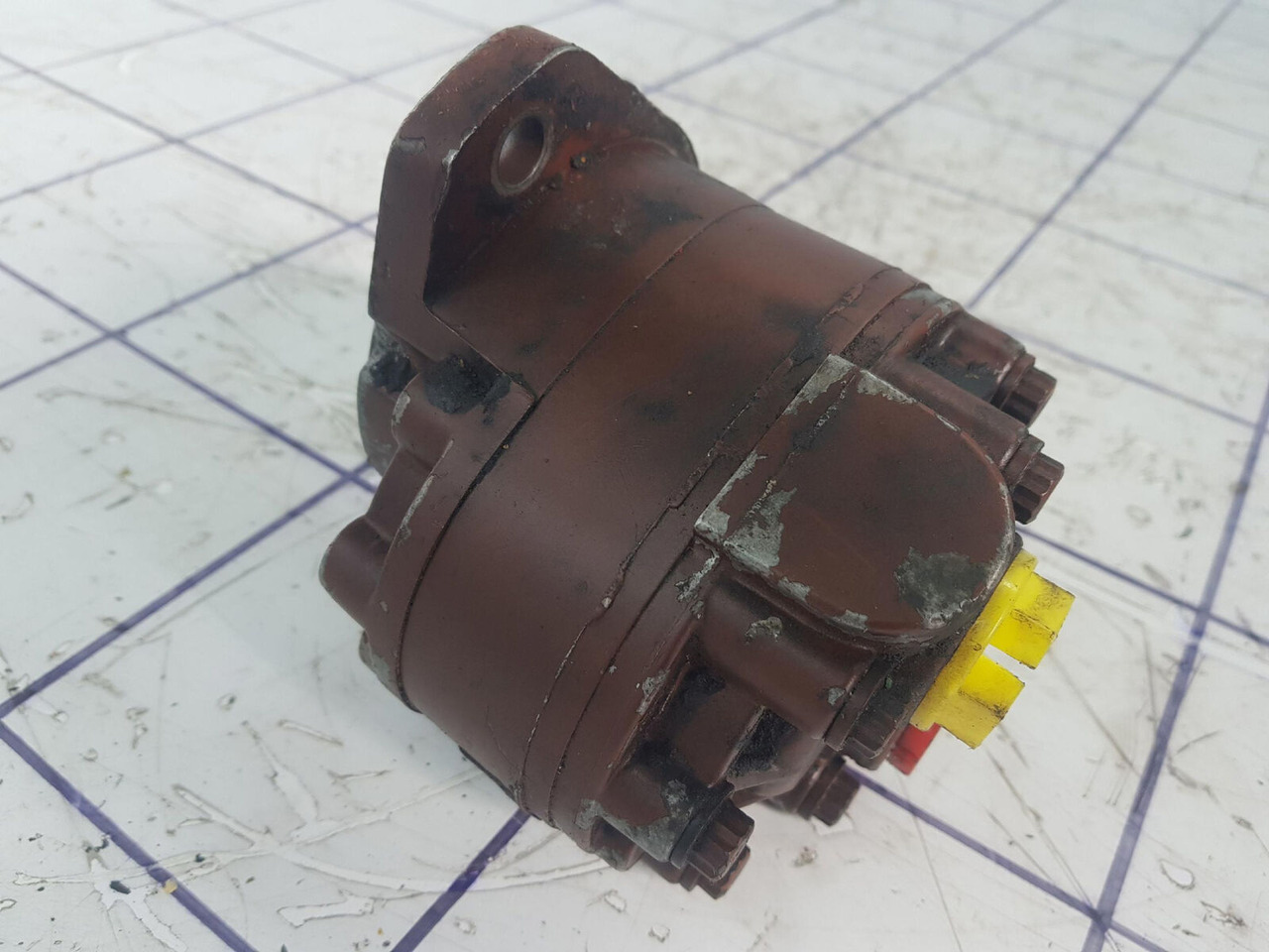 Grove steering pump - Bomba de dirección para Grúa: foto 2 Grove steering pump - Bomba de dirección para Grúa: foto 2