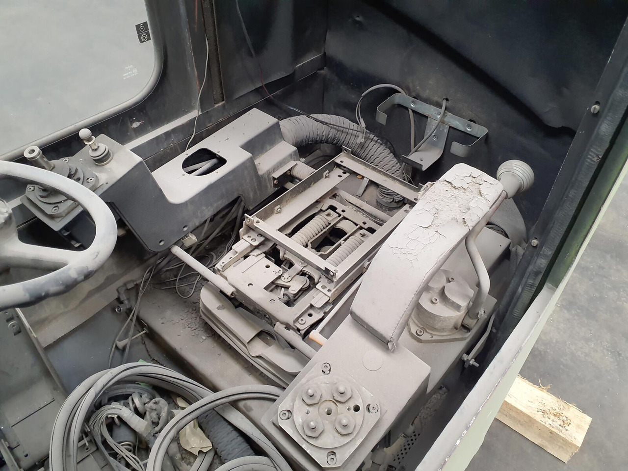 Cabina para Autogrúa Krupp KMK 3045 upper cabin: foto 6 Cabina para Autogrúa Krupp KMK 3045 upper cabin: foto 6