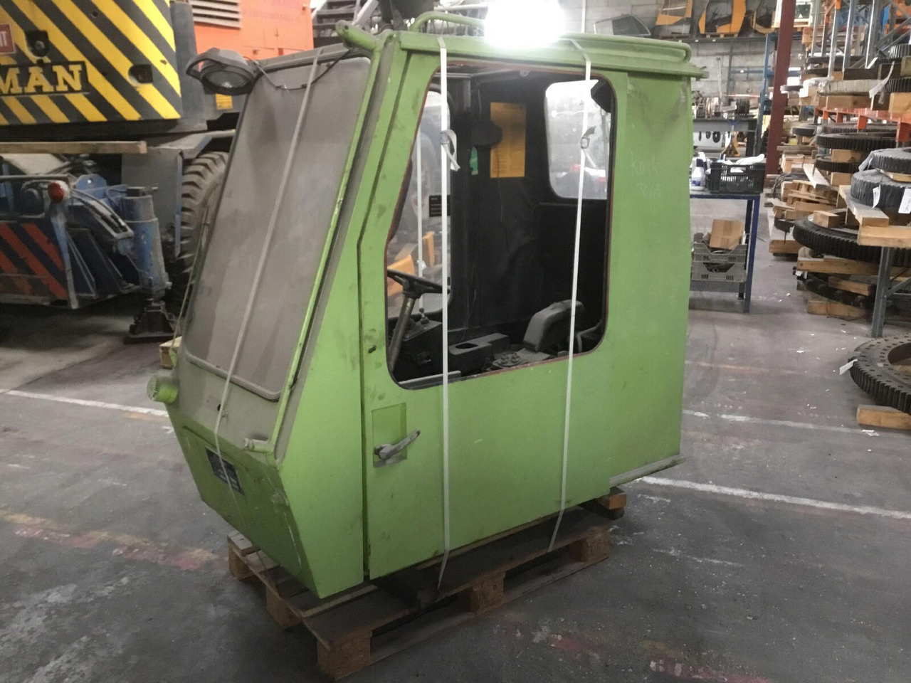 Cabina para Autogrúa Krupp KMK 3045 upper cabin: foto 8 Cabina para Autogrúa Krupp KMK 3045 upper cabin: foto 8