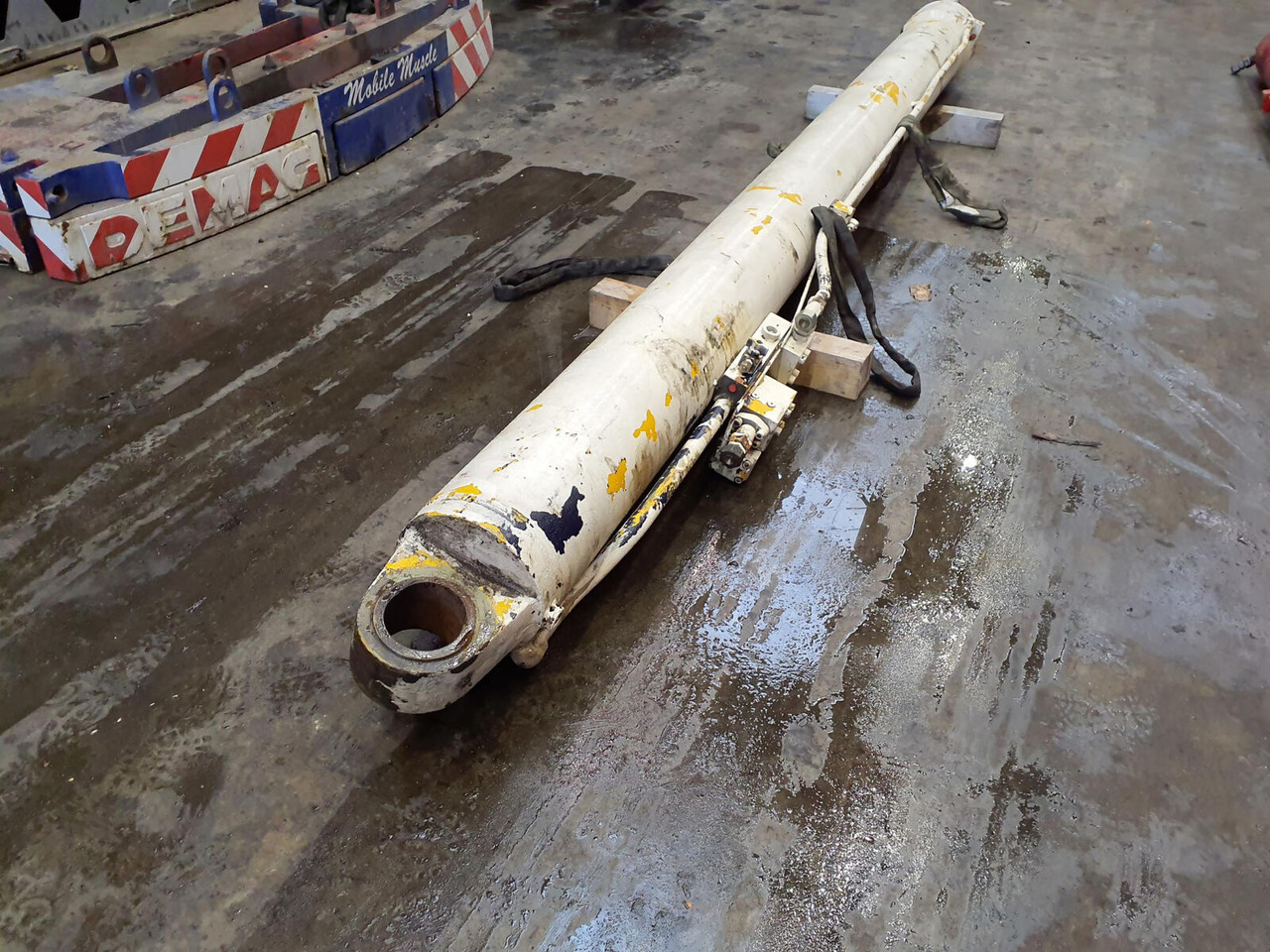 Krupp KMK 4070 boom cylinder - Cilindro hidráulico para Autogrúa: foto 4 Krupp KMK 4070 boom cylinder - Cilindro hidráulico para Autogrúa: foto 4