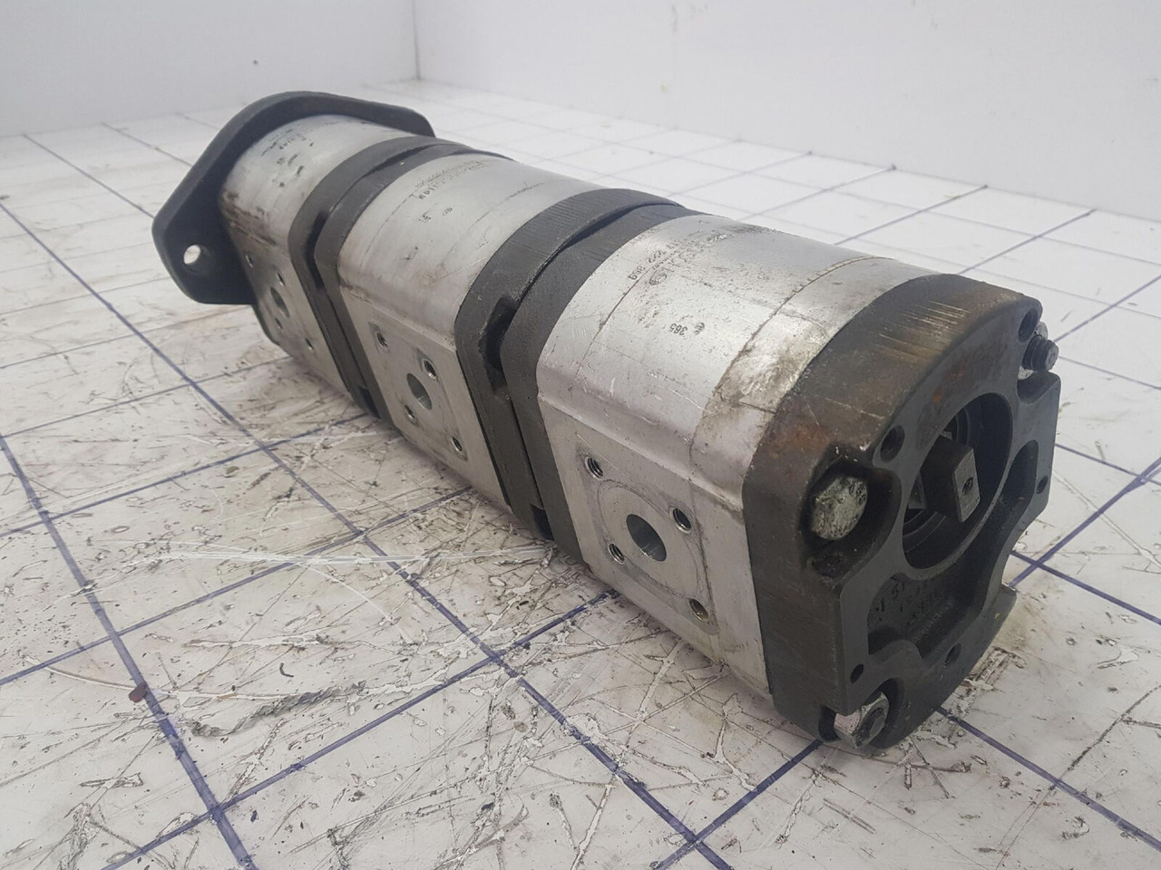 Krupp KMK 4070 three way gear pump - Bomba hidráulica para Autogrúa: foto 3 Krupp KMK 4070 three way gear pump - Bomba hidráulica para Autogrúa: foto 3
