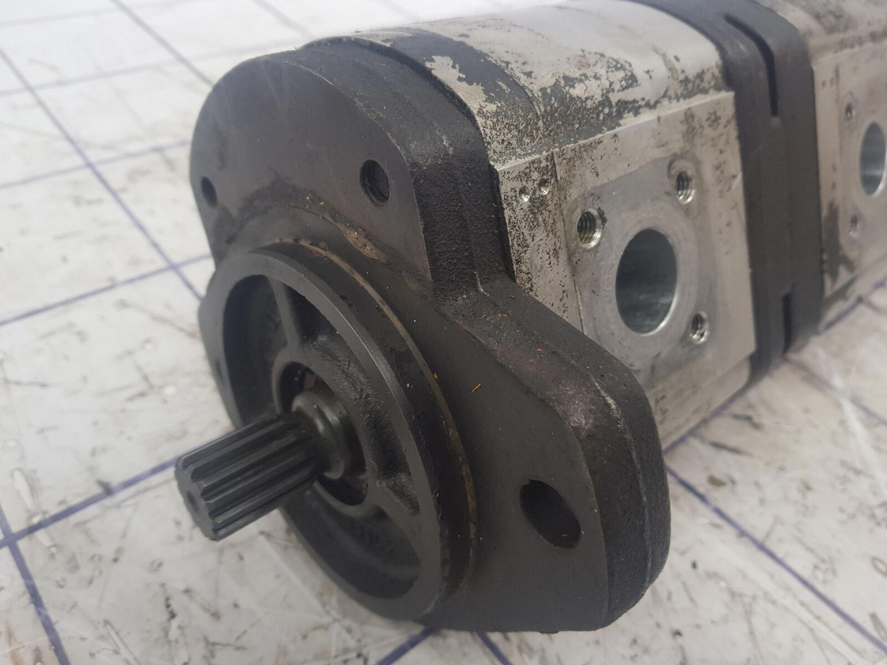 Krupp KMK 4070 three way gear pump - Bomba hidráulica para Autogrúa: foto 5 Krupp KMK 4070 three way gear pump - Bomba hidráulica para Autogrúa: foto 5